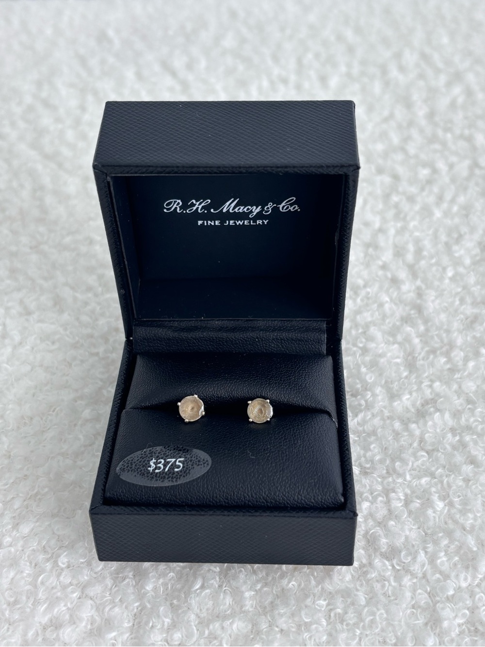 Topaz (5/8 ct. t.w.) Stud Earrings in 14K White Gold